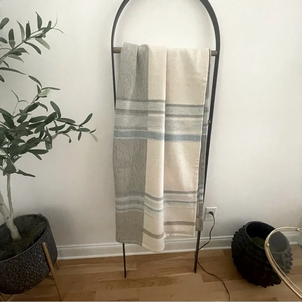 County Brook Lancashire England Handwoven Wool Throw Gray - NEW